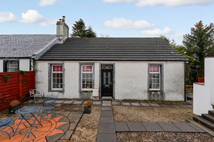 3 Bedroom Semi-Detached Bungalow For Sale In Main Road, Cumbernauld, G67