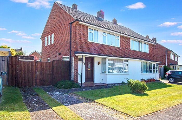 3 Bedroom Semi-Detached House For Sale In Purcell Avenue, Tonbridge, TN10