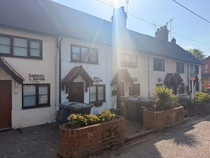 2 Bedroom Cottage To Rent In Cores End Road, Bourne End, SL8