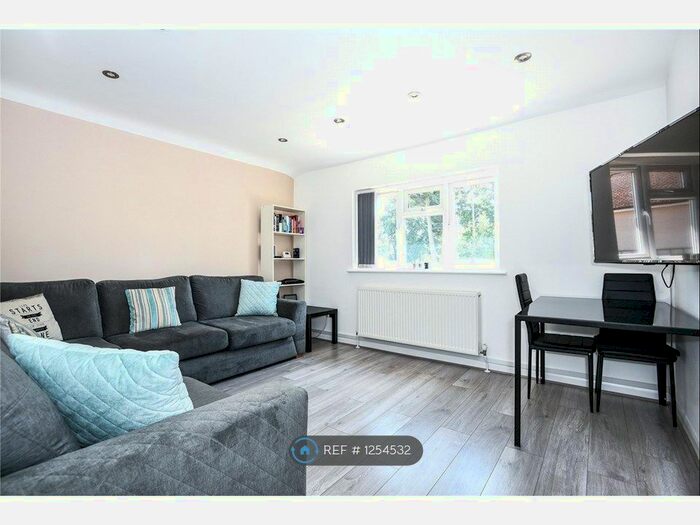 1 Bedroom Maisonette To Rent In Eastbury Road, Watford WD19