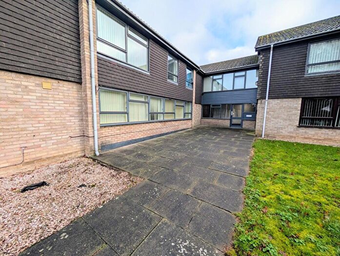 2 Bedroom Flat For Sale In Field Court, Stanton, IP31