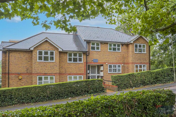 2 Bedroom Flat To Rent In Eversleigh Road, New Barnet, Barnet, EN5