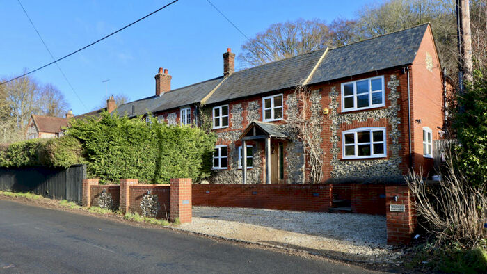 4 Bedroom Semi-Detached House For Sale In Bryants Bottom, Great Missenden, HP16