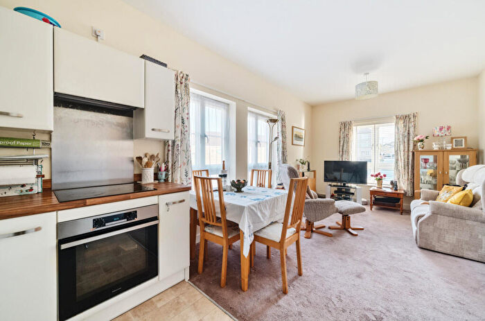 2 Bedroom Flat For Sale In Frome Road, Radstock, BA3