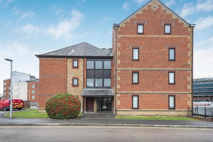 1 Bedroom Flat For Sale In Regent Court, Reading, RG1