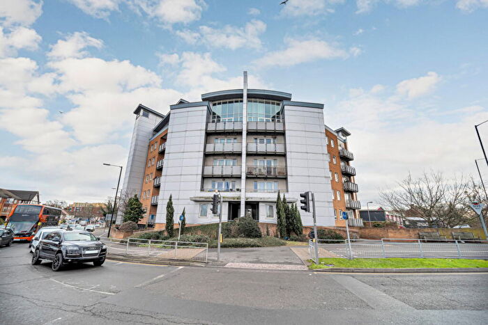 1 Bedroom Flat For Sale In Quadrivium Point, Bath Road, Slough, SL1