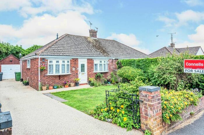 2 Bedroom Bungalow To Rent In High Drive, Basingstoke RG22