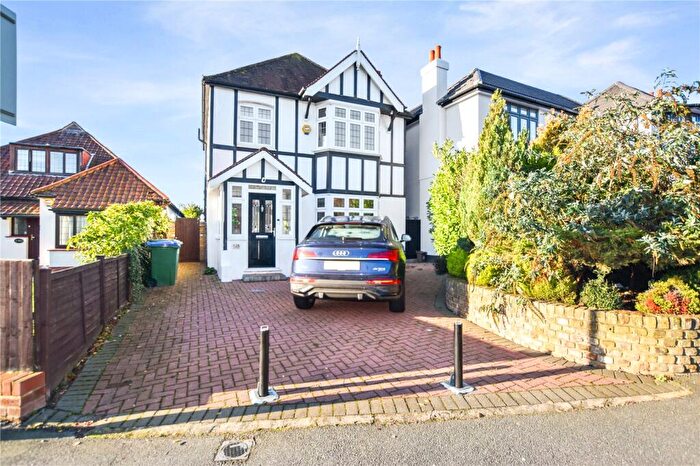 4 Bedroom Detached House For Sale In Upton Road, Bexleyheath, DA6