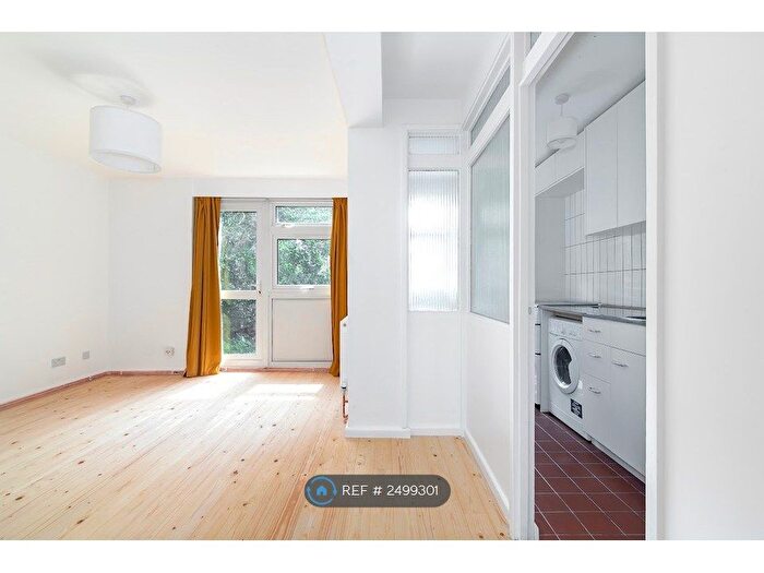 1 Bedroom Flat To Rent In Mary James House, London, E2