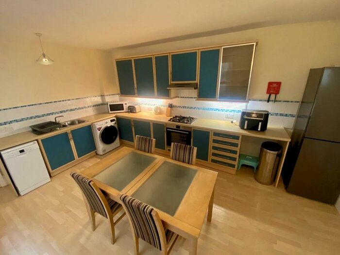 1 Bedroom Flat To Rent In Bryn Road, Brynmill, Swansea, SA2