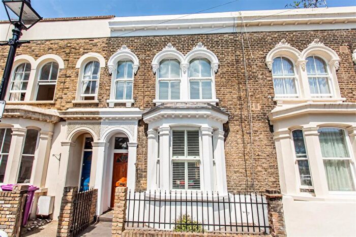 4 Bedroom Terraced House To Rent In Strahan Road, Bow, E3