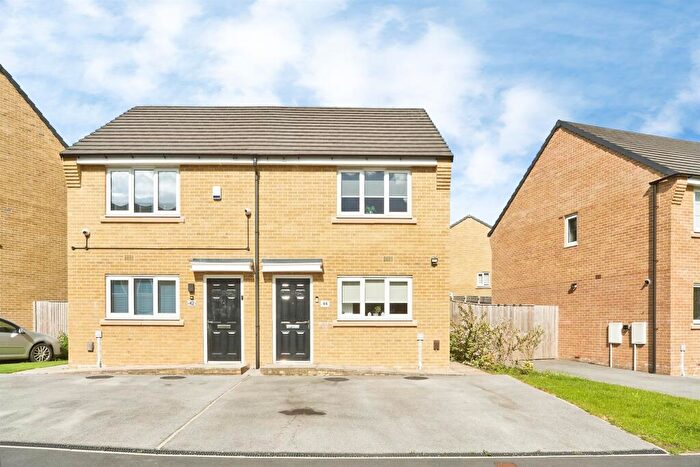 2 Bedroom Semi-Detached House For Sale In Poplars Park Avenue, Bradford, BD2