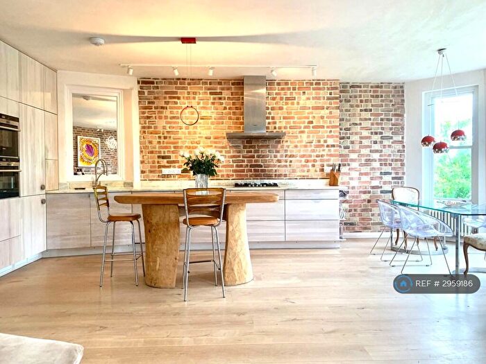 3 Bedroom Flat To Rent In Lissenden Mansions, London, NW5