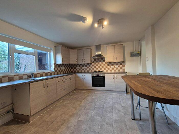 2 Bedroom Flat To Rent In Bowling Green Road, Stourbridge, DY8