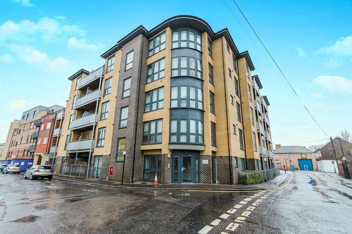 1 Bedroom Flat To Rent In Canal Walk, Southampton, SO14