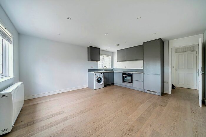 1 Bedroom Property To Rent In College Gardens, London, SW17