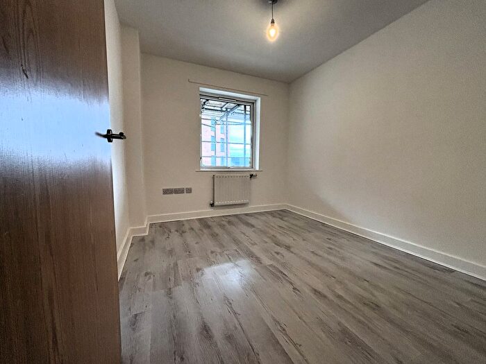 2 Bedroom Flat To Rent In John Thornycroft Road, Southampton, SO19