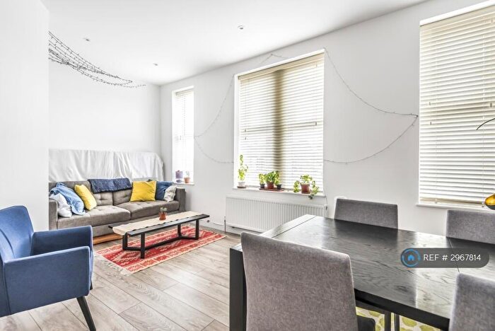 3 Bedroom Flat To Rent In Sydenham Road, London, SE26