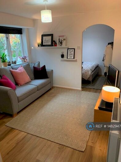 1 Bedroom Flat To Rent In Woolwich, London, SE18