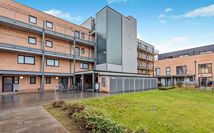 2 Bedroom Flat To Rent In Flamsteed Close, Cambridge, Cambridgeshire, CB1