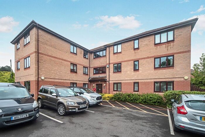 2 Bedroom Flat For Sale In Portland Grange, Upper High Street, Taunton, TA1