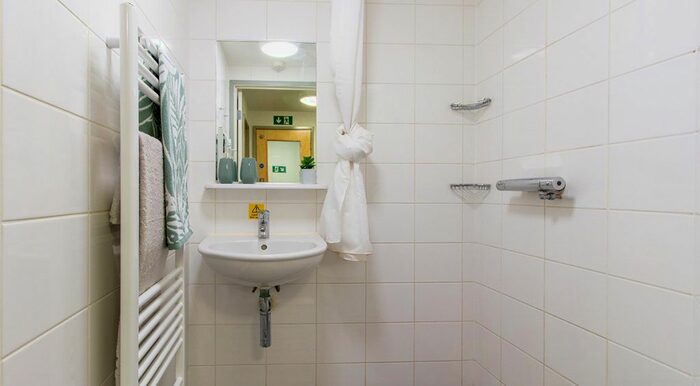 1 Bedroom Flat To Rent In De Walden Way, Bradford, BD7