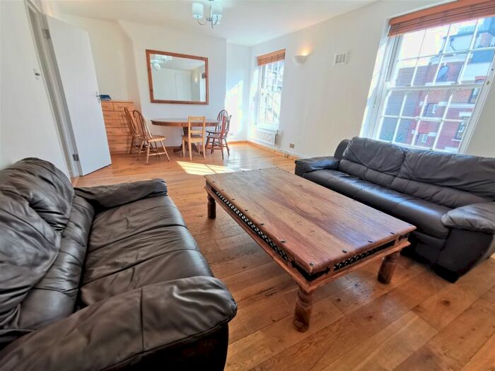3 Bedroom Flat To Rent In Bonnington House, Killick Street, London, N1