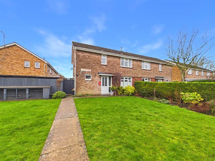 3 Bedroom Semi Detached House For Sale In Woburn Close, Louth, LN11