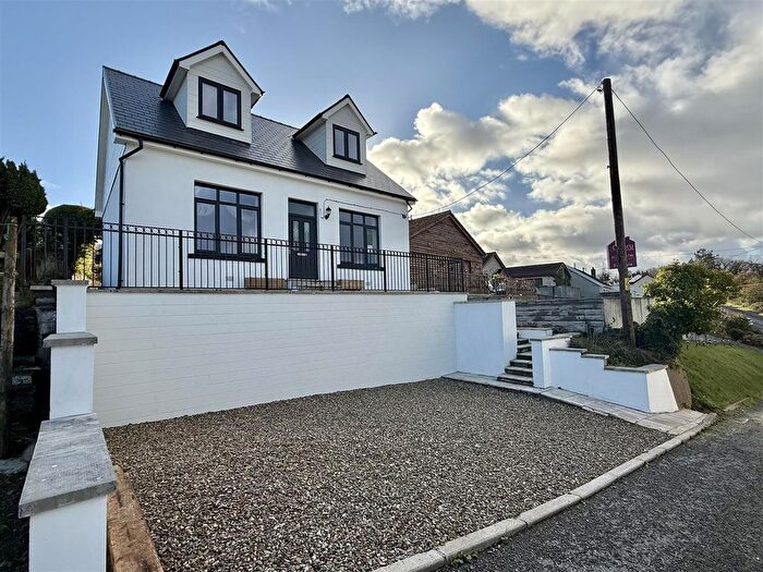 4 Bedroom Detached House For Sale In Heol Capel Ifan, Pontyberem, Llanelli, SA15