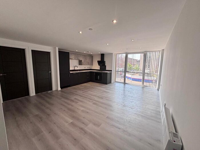 2 Bedroom Flat To Rent In George Street, Hull, HU1