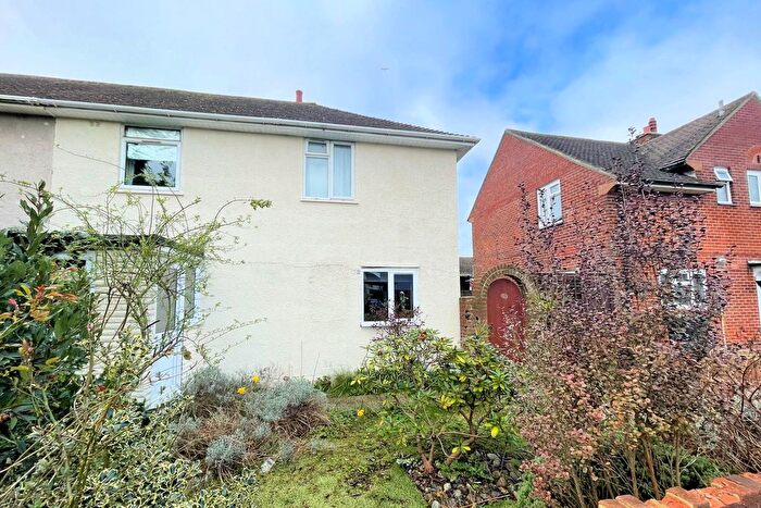 4 Bedroom Semi-Detached House For Sale In Nobes Avenue, Gosport, PO13