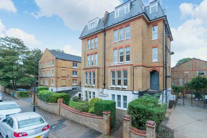 1 Bedroom Flat To Rent In The Gardens, London, SE22