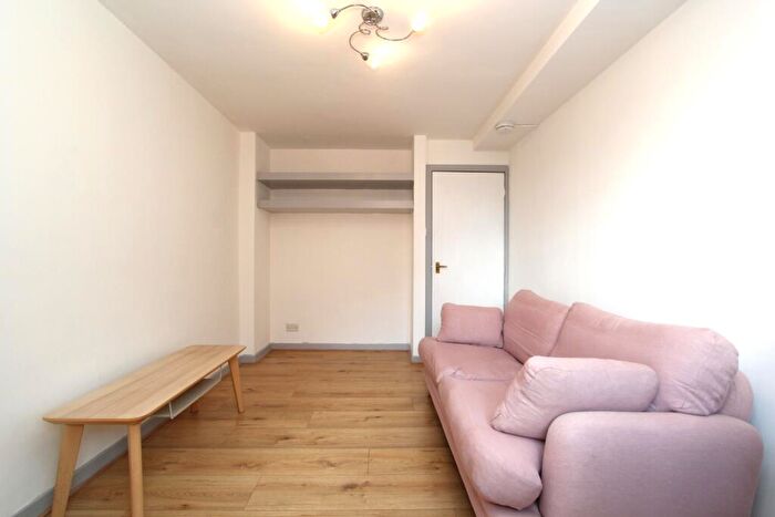 1 Bedroom Flat To Rent In North Leith Mill, Leith, Edinburgh, EH6