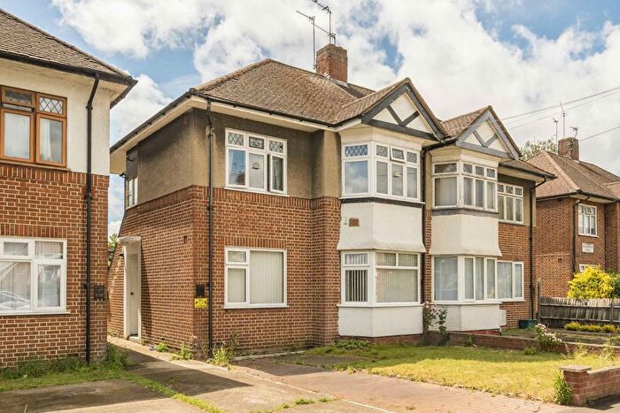 2 Bedroom Flat For Sale In Marlborough Road, Feltham, TW13