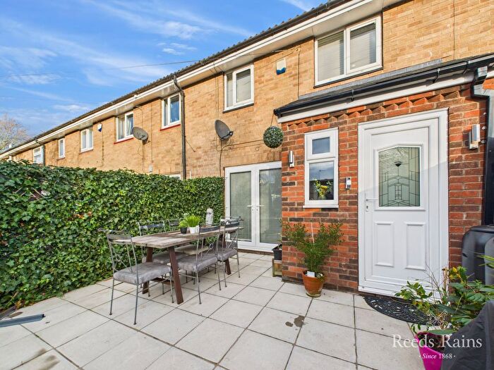 3 Bedroom Terraced House For Sale In Lapwing Close, Bransholme, Hull, HU7