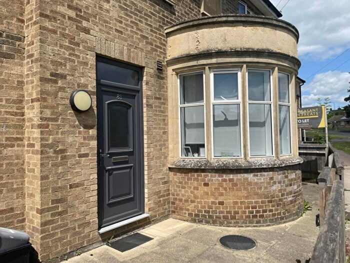 2 Bedroom Flat To Rent In Hailey Road, Witney, OX28
