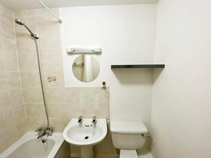 2 Bedroom Terraced House To Rent In Parsonage Close, Oakley, MK43