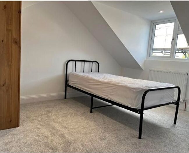 Studio To Rent In Mawney Road, Romford Essex, London, RM7