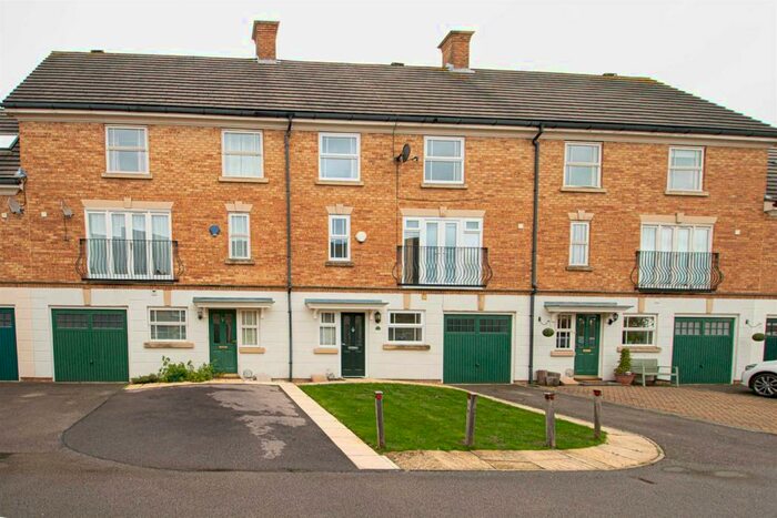 5 Bedroom Detached House To Rent In Clegg Square, Shenley Lodge, MK5