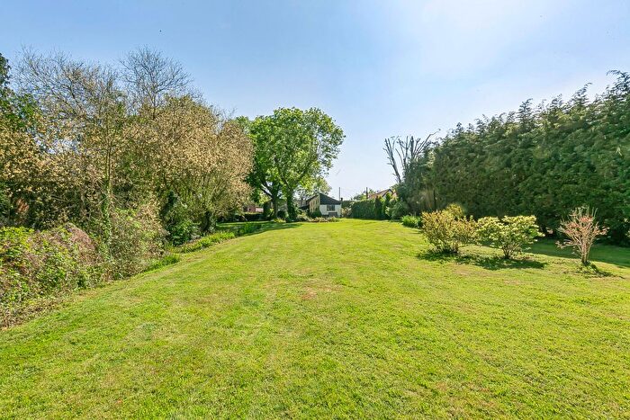 3 Bedroom Detached House For Sale In Old Park Ride, Theobalds Park, EN7