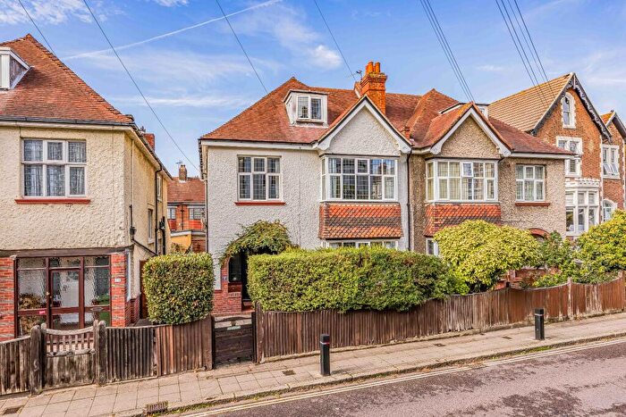 5 Bedroom Semi-Detached House For Sale In Lennox Road South, Southsea, PO5
