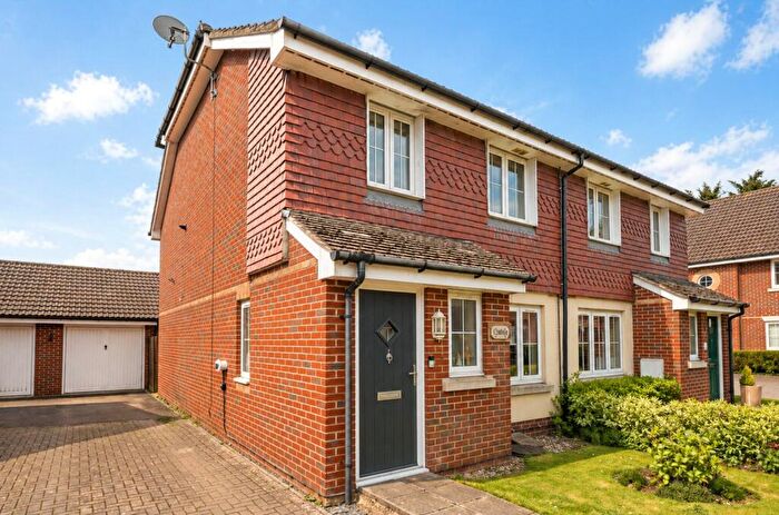 3 Bedroom Semi-Detached House For Sale In Inhams Road, Holybourne, Alton, Hampshire, GU34