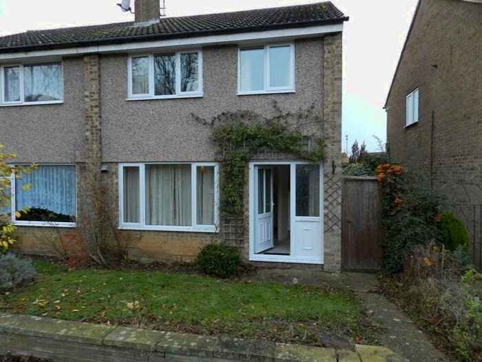 3 Bedroom Property To Rent In Gleneagles Close, Daventry, NN11