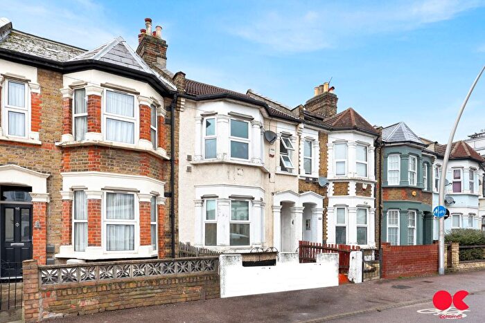 3 Bedroom Terraced House To Rent In Ruckholt Road, Leyton, E10
