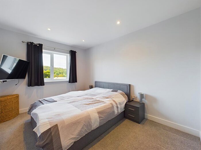 1 Bedroom Flat To Rent In Jem House, Grove Gardens, High Wycombe, HP13