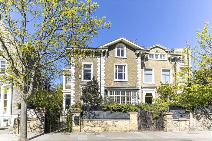 3 Bedroom Apartment To Rent In Carlton Hill, London, NW8