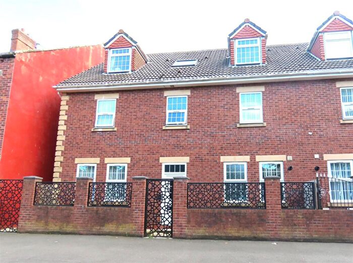 5 Bedroom Semi-Detached House For Sale In Station Road, Ashington, NE63
