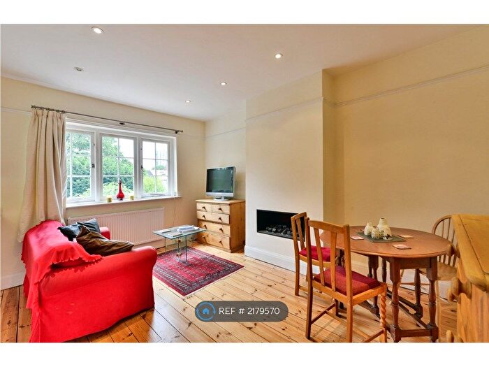 4 Bedroom Flat To Rent In Golders Green, London, NW11