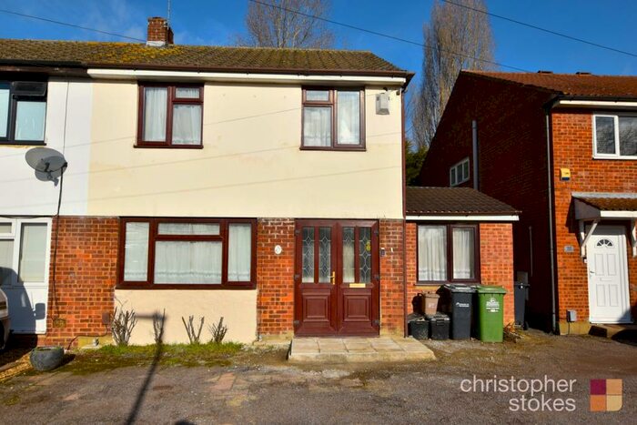 4 Bedroom Semi-Detached House To Rent In Shalcross Drive, Cheshunt, EN8