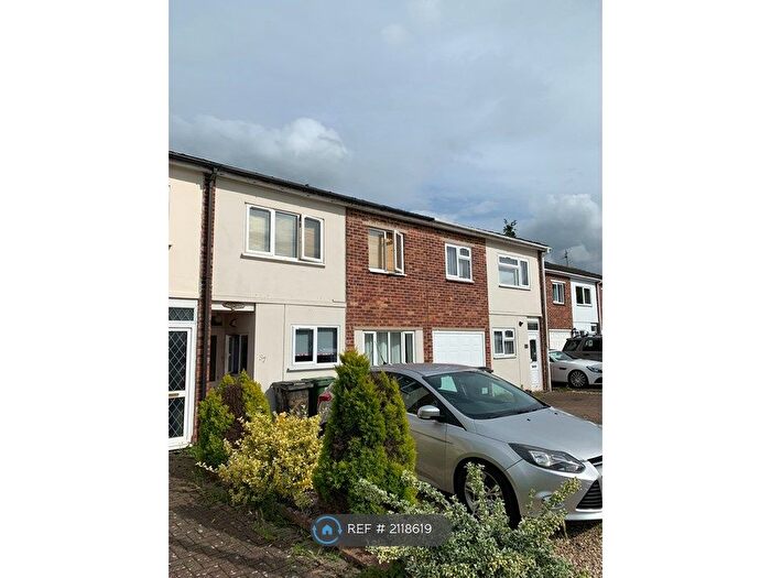 4 Bedroom Terraced House To Rent In Sutton Road, Speen, Newbury, RG14